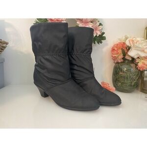 Selby Snow Booties 5.5B Black Water Repellant Faux Fur Lined Heeled Foldable NEW